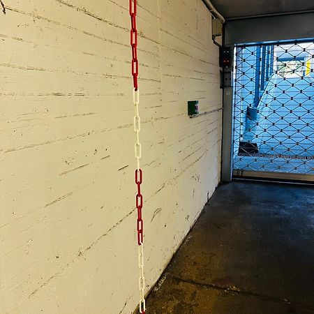 ברלין Ladenwohnung In Kreuzberg Mit Parkplatz In Einer Tiefgarage מראה חיצוני תמונה