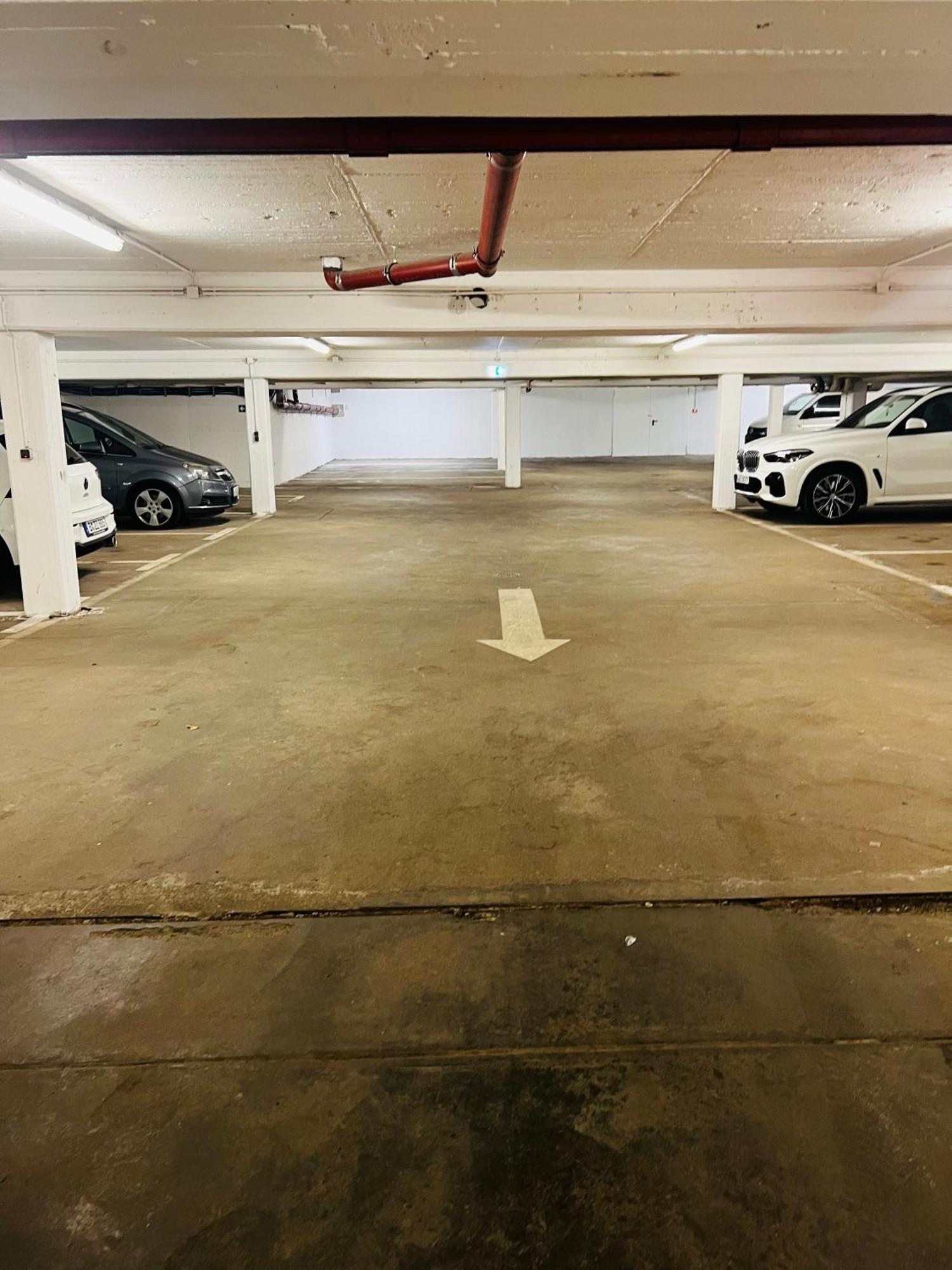 ברלין Ladenwohnung In Kreuzberg Mit Parkplatz In Einer Tiefgarage מראה חיצוני תמונה